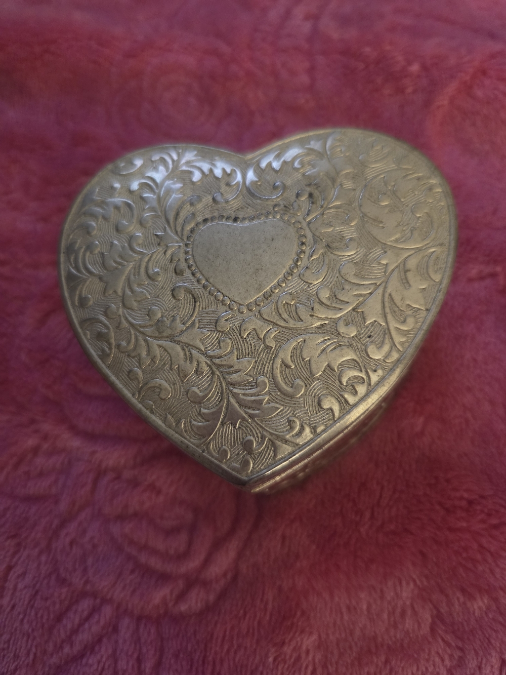 Godinger Silver Heart-Shaped Engraved Trinket Box